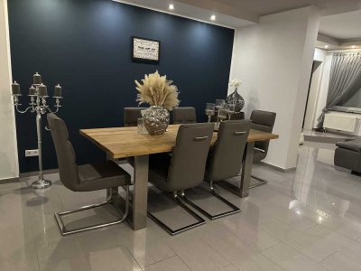 Wunderschöne, renovierte 4-Zimmer-Wohnung mit Balkon, Garten und hochwertiger Ausstattung