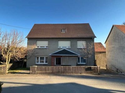 2-Familienhaus in ruhiger Siedlungslage !