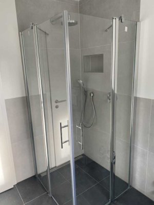 Sanierte 4-Zimmer-Wohnung mit Balkon und Einbauküche in Petersberg