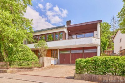 Über den Dächern von Eberbach: Repräsentative Villa mit Weitblick, Wellness und enorm viel Platz!