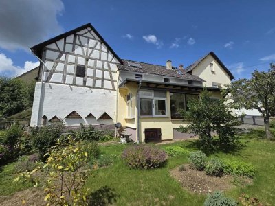 Hofreite mit 2 Wohneinheiten - viel Platz für Familie und Hobby!