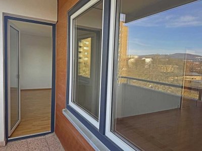 Exklusive Wohnung mit Südwest-Balkon und atemberaubendem Blick in Niederzwehren!