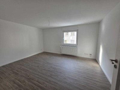 Erstbezug nach Modernisierung - 3 ZKB-Wohnung in zentraler Lage