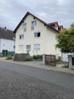 Stilvolle 2-Raum-Dachgeschosswohnung mit EBK in Obertshausen