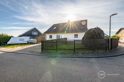MANNELLA  *Ihr neues Familienglück* Modernes Zuhause mit Garten zum Wohlfühlen.