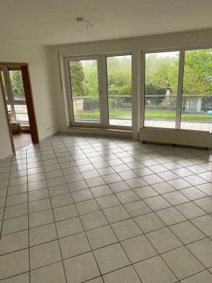 Helle, modernisierte 3- Zimmer Wohnung im Grünen