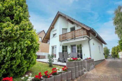 Modernes Einfamilienhaus mit Gästehaus, Pool und vielem mehr...