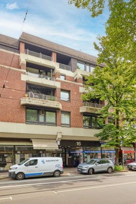 Pempelfort! Zentral gelegene 3 Raum Wohnung mit Aufzug,  2 Balkonen u. Stellplatz!