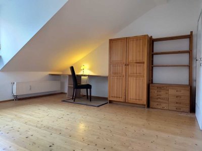 17 m² WG Zimmer in 5er WG in Dreiparteienhaus