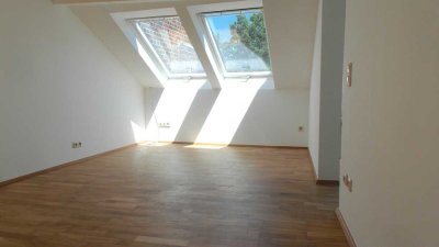Pracht Immobilien- Schicke Dachgeschosswohnung in historischem Haus