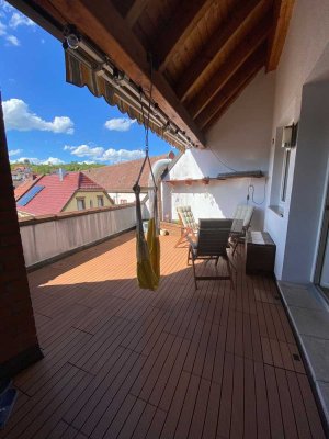 Hochwertige, gepflegte 4-Zimmer-Wohnung mit Balkon in Rimpar