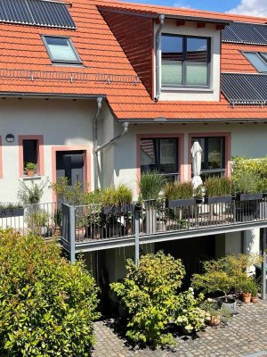 Stilvolle 3 Zimmer Maisonette-Wohnung mit Haus-Charakter: Naturnah Wohnen mit guter Anbindung an FFM