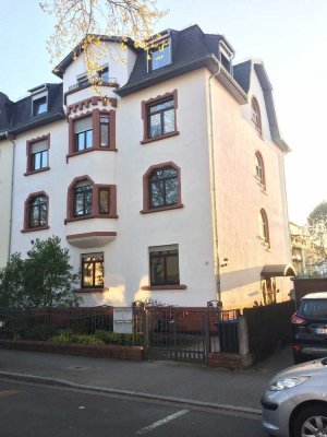 Schöne vier Zimmer DG-Wohnung in Neu-Isenburg