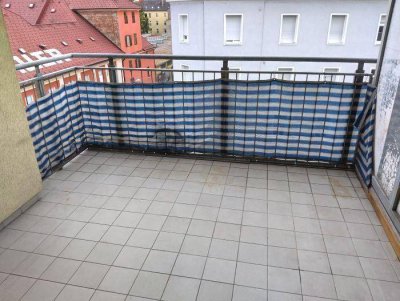 2 ZIMMER-NEUBAU + großer Süd-Balkon 9m² + extra Küche möbliert + Bad mit Wanne + extra WC + Lift!