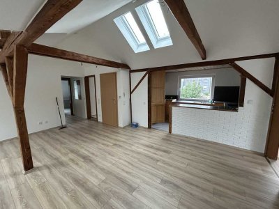 4 Zimmer WHG. ca. 75qm / Gartenanteil / offene Küche / Schemmstr. 8