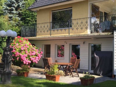 Schöne 2-Zimmer-Wohnung mit Terrasse, Rasen und Einbauküche in Eckernförde
