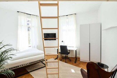 Neu sanierte 4-Zimmer Wohnung in denkmalgeschütztem Altbau in Stadtmitte