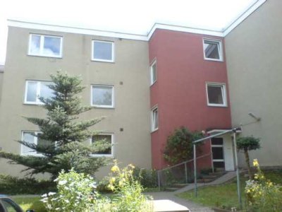 Helle sonnige 3 Zimmer Wohnung mit Blick ins Grüne !