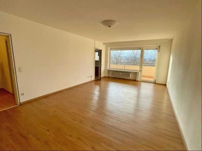 Großzügige, helle 1-Zimmer-Wohnung mit ca. 48m² im Zentrum von Roth