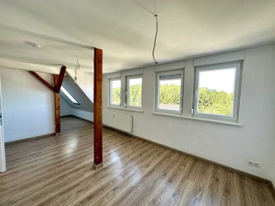 Helle Maisonett Wohnung mit 5 Zimmer, Gartenanteil und Stellplatz