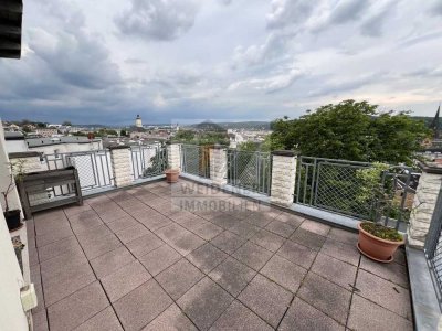 Was für ein Ausblick! 4 Raum Dachgeschoss-Wohnung mit Terrasse!