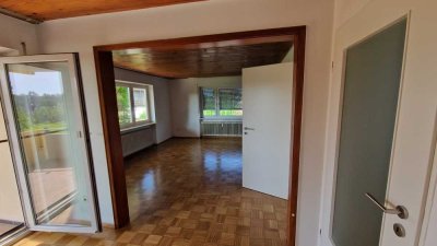 Ansprechende 3,5-Zimmer-Erdgeschosswohnung mit Balkon und EBK in Gerbertshaus