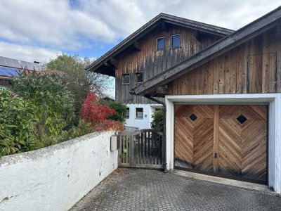 Charmante Architekten-Doppelhaushälfte in einer der schönsten Regionen des Chiemgaus
