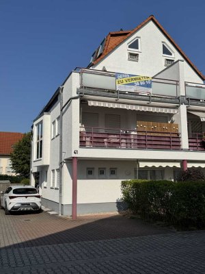 Profi Concept: Ober Roden, schickes Apartment im Dachgeschoss mit großem Balkon