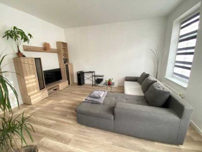 Moderne, kompl. möblierte Wohnung mit tollem Grundriss inkl. Einbauküche, TV, WM & Hof-Stellplatz