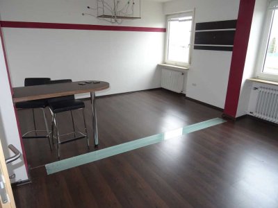 Geschmackvolle, gepflegte 4-Zimmer-Wohnung mit Einbauküche in Erlangen