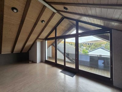 Charmantes Zweifamilienhaus in ruhiger, begehrter Lage von Niedernhausen.