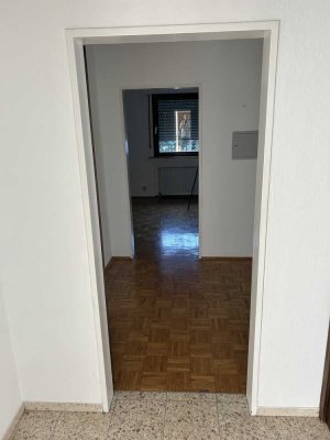 Sehr schöne und geräumige Wohnung im Stadtzentrum von Do-Brackel zu vermieten
