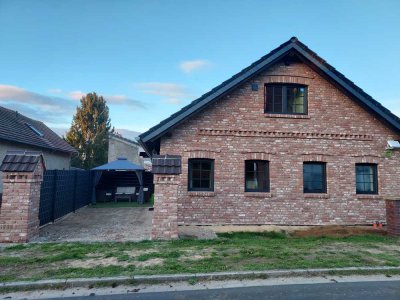 Stilvolle 2,5-Raum-Maisonette-Wohnung mit gehobener Innenausstattung mit EBK in Kolkwitz