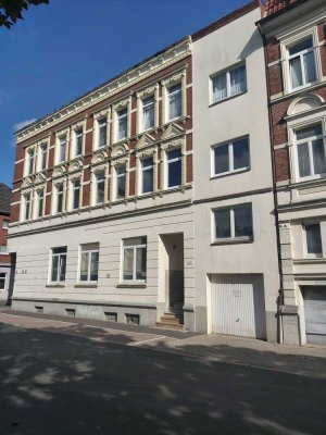 3-Zimmer-Wohnung in Stadtnähe mit EBK!
Ab sofort frei!