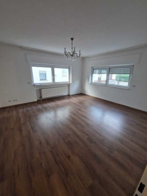 Zentrale 3-Zimmer-Wohnung mit Einbauküche – nur 1 Minute vom Rhein entfernt