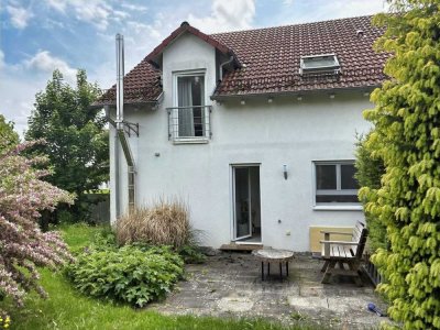 Glücklich Wohnen in Biberach/Fünf Linden
Helles Reiheneckhaus mit 5,5 Zimmern & Garten & Garage