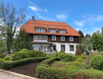 Hochwertig renovierte 3-Zimmer Wohnung mit EBK zu vermieten