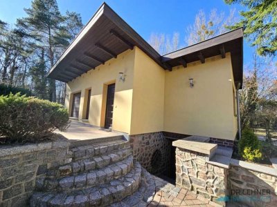 Dr. Lehner Immobilien NB -
Exklusives Ferienhaus am Wasser