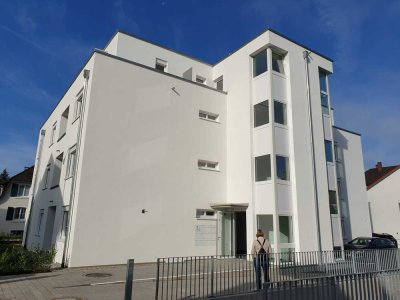 Stilvolle, neuwertige 4-Zimmer-Wohnung mit gehobener Innenausstattung mit Balkon und EBK in Lörrach