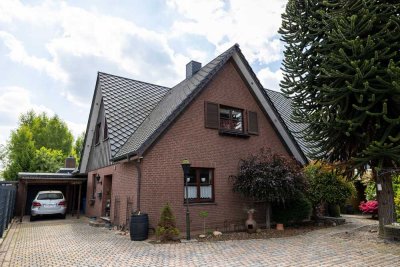 *** WOHNEN mit bis zu DREI GENERATIONEN - BARRIEREFREIER BUNGALOW hinten und großes HAUS vorne ***