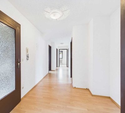 Großzügige 4,5-Zimmer- Wohnung mit sonnigem Balkon | am Ortsrand von Kuchen