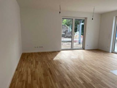 Geschmackvolle, neuwertige 4-Raum-Erdgeschosswohnung mit Balkon in Ratingen Lintorf