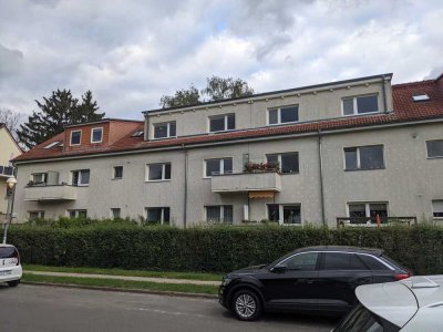 Helle Balkon-Whg in ruhiger Lage! *Wannenbad*