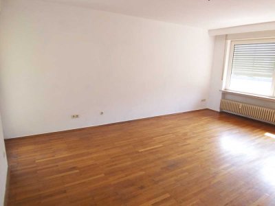 Marko Winter Immobilien - Mosbach: schöne 3 Zimmer-Wohnung mit Balkon oberhalb Burger King