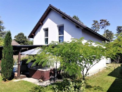 Neuwertiges, provisionsfreies, Einfamilienhaus (118m²) mit Jacuzzi und Schwimmteich in ruhiger Lage in Gänserndorf-Süd!