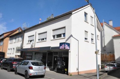 Dreiparteienhaus mit Gewerbeeinheit als Kapitalanlage