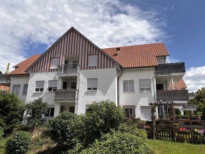 Charmante 3R-DG-Whg. mit Balkon + Stellplatz, Tageslicht-Küche u. -Bad sowie Gäste-WC, vermietet!