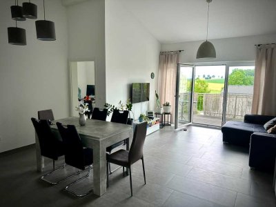Helle, stylische 3,5-Zimmer- Whg mit EBK und großer Balkon in Wolpertshausen
