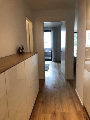 Zur Vermietung für ca. 2 Jahre - Möblierte exklusive Wohnung mit Balkon in Alsternähe