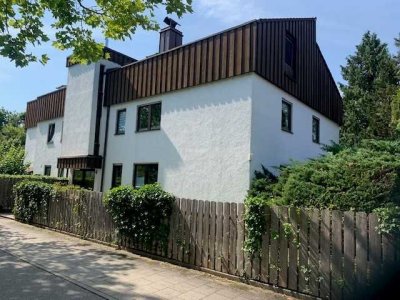 Charmante Dachgeschosswohnung mit Balkon